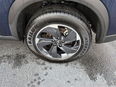 Used 2024 Nissan Rogue SV FWD image 37