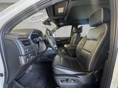 Used 2023 Chevrolet Suburban Premier AWD/4WD image 19