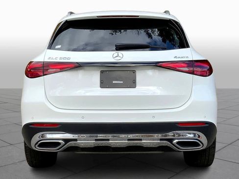 Used 2024 Mercedes-Benz GLC 300 4MATIC w/ Driver Assistance Package image 4
