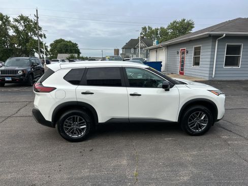 Used 2023 Nissan Rogue S FWD image 2