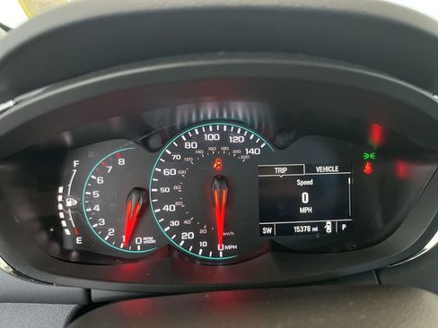 Used 2022 Chevrolet Trax LT w/ LT Convenience Package image 8