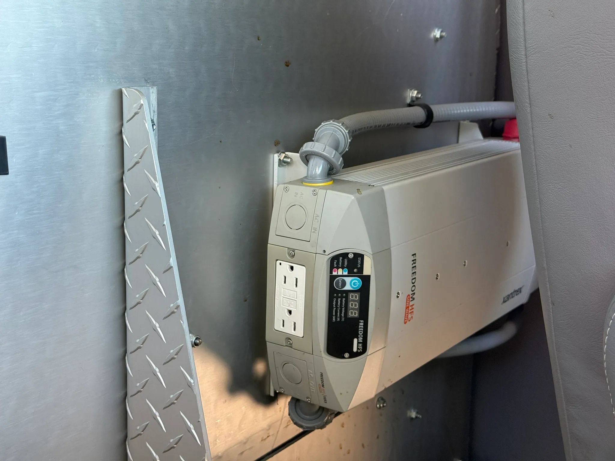 Used 2015 GMC Savana 2500 RWD image 18