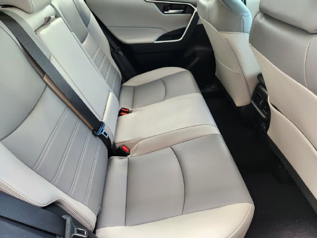 Used 2023 Toyota RAV4 XLE Premium FWD image 31