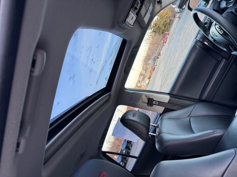 Used 2021 Toyota 4Runner Venture w/ Moonroof Package image 16