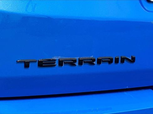 Used 2024 GMC Terrain SLE w/ Elevation Edition image 30