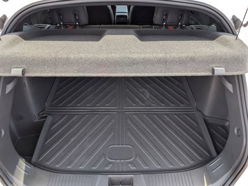 Used 2025 Chevrolet Trax RS w/ Sunroof Package FWD image 14