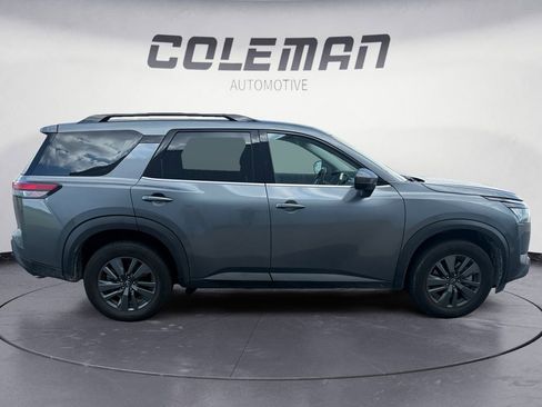 Used 2024 Nissan Pathfinder SV image 6