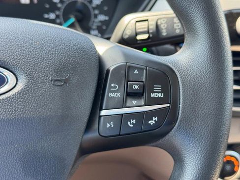 Used 2022 Ford Escape SE image 21