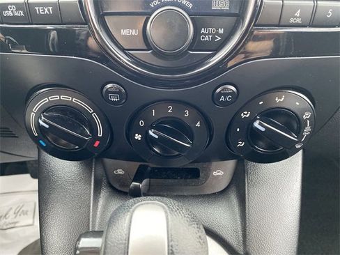 Used 2014 MAZDA MAZDA2 Sport image 19