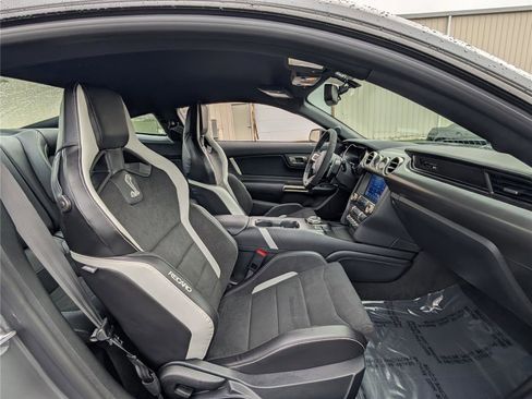 Used 2021 Ford Mustang Shelby GT500 w/ Technology Package image 16