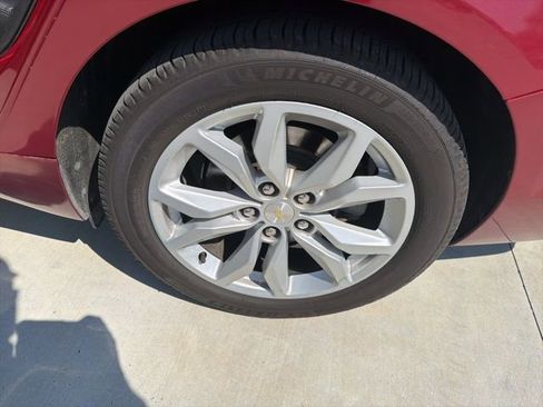 Used 2019 Chevrolet Impala LT w/ LT Convenience Package image 18