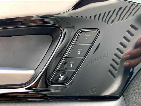 Used 2026 Acura MDX w/ Technology Package FWD image 33