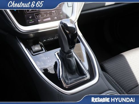 Used 2025 Subaru Outback Premium w/ Popular Package #1A AWD/4WD image 39