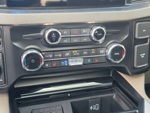 Used 2026 Ford F450 Platinum w/ Platinum Plus Package AWD/4WD image 16