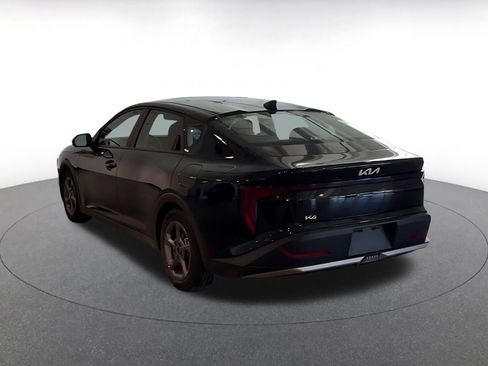 Used 2025 Kia K4 LXS image 11