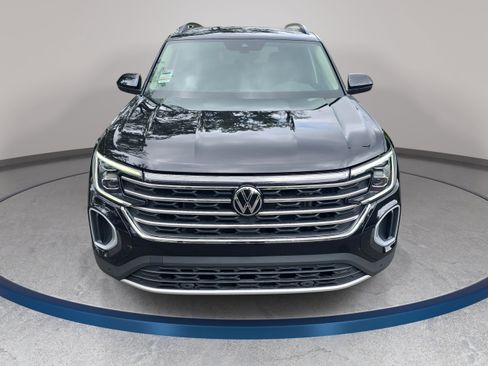 Certified 2024 Volkswagen Atlas SE FWD image 2