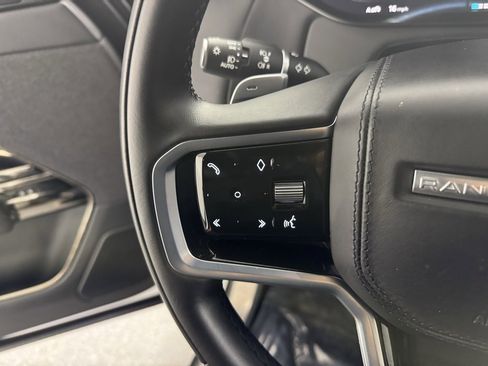 Used 2023 Land Rover Range Rover Sport SE image 16