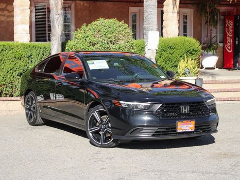 Used 2023 Honda Accord Sport image 2