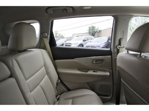 Used 2018 Nissan Murano Platinum w/ Cargo Package FWD image 12