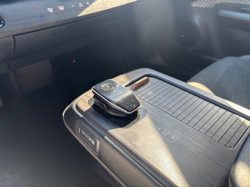 Used 2024 Nissan Ariya AWD image 23