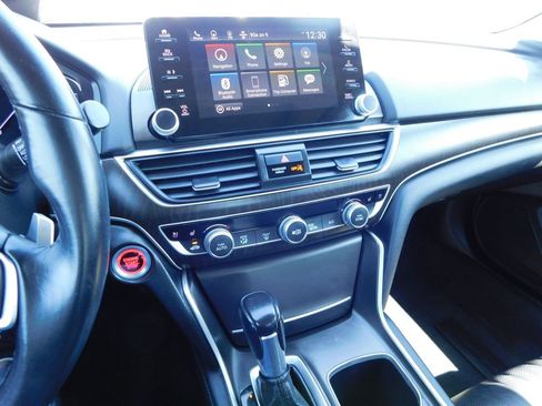 Certified 2018 Honda Accord Touring image 32