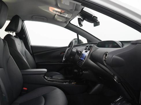 Used 2021 Toyota Prius FWD image 11