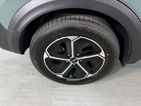 New 2026 Kia Niro EX w/ EX Premium Package FWD image 12