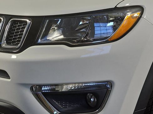 Used 2018 Jeep Compass Limited w/ Navigation Group AWD/4WD image 28