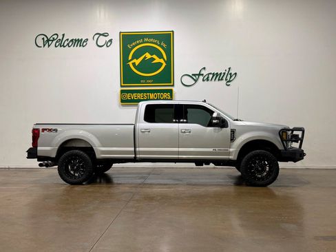Used 2019 Ford F350 Lariat w/ Lariat Ultimate Package AWD/4WD image 2