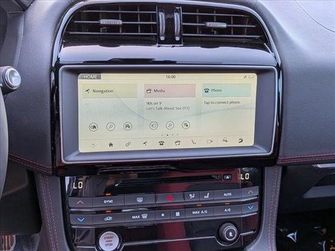 Used 2017 Jaguar F-PACE S AWD/4WD image 13
