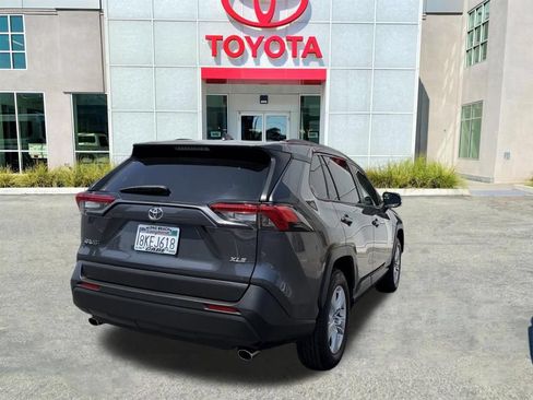 Used 2019 Toyota RAV4 XLE w/ All Weather Liner Package FWD image 7
