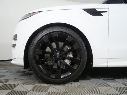 Used 2025 Land Rover Range Rover Sport Dynamic SE image 7