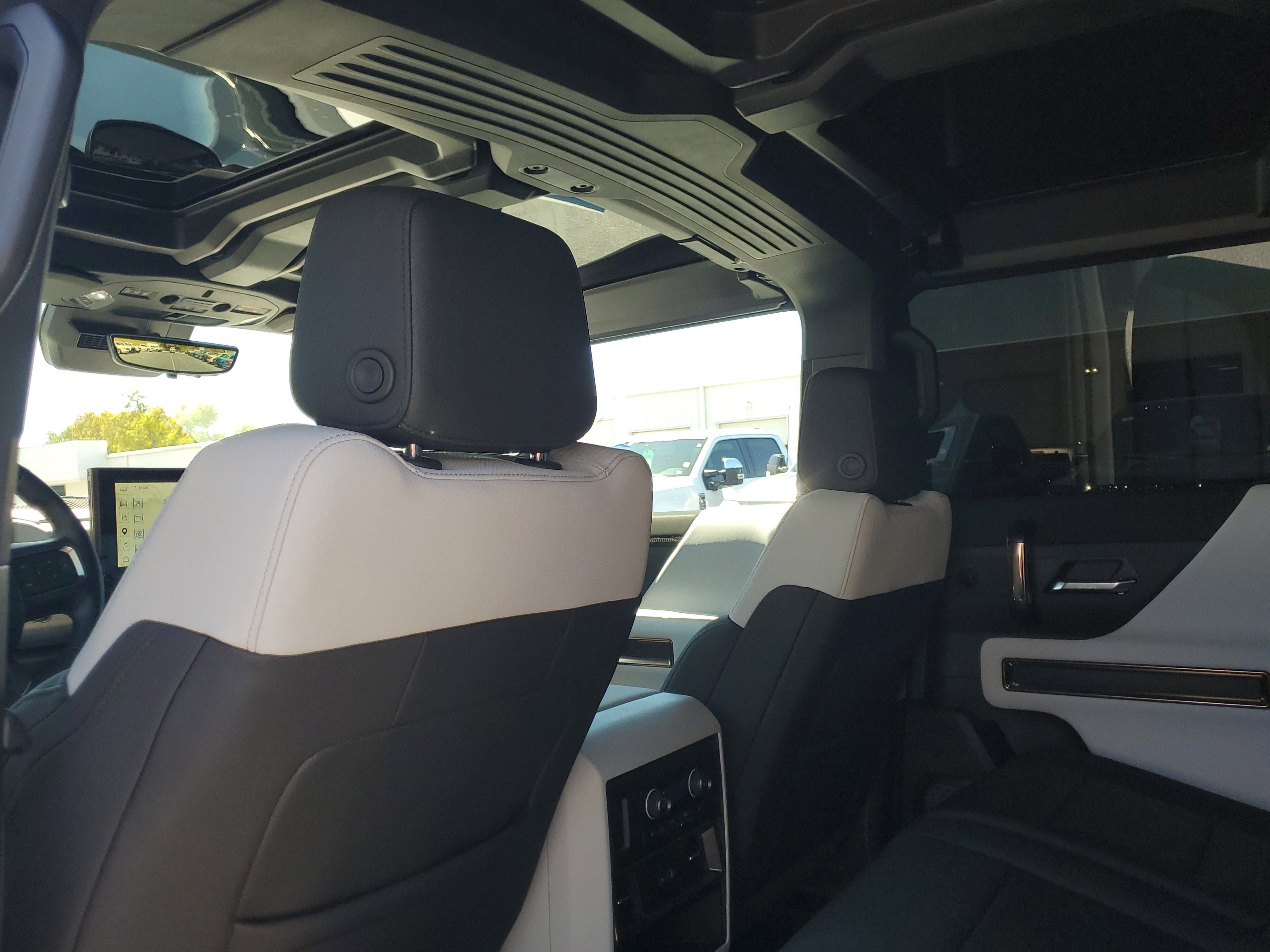 Used 2025 GMC Hummer EV 2X AWD/4WD image 14