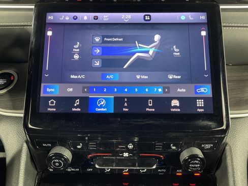 Used 2023 Jeep Grand Cherokee Limited image 24