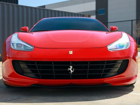 Used 2019 Ferrari GTC4Lusso T image 21