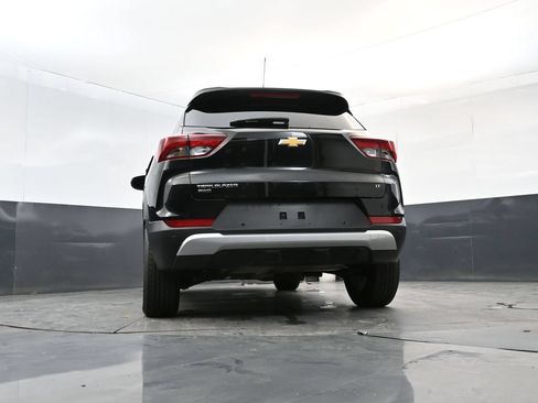 Used 2025 Chevrolet TrailBlazer LT w/ LT Cold Weather Package AWD/4WD image 22