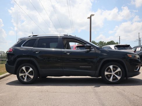 Used 2020 Jeep Cherokee Limited FWD image 5