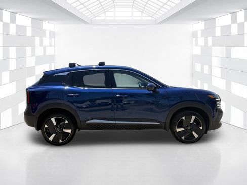 Certified 2025 Nissan Kicks SR FWD image 8