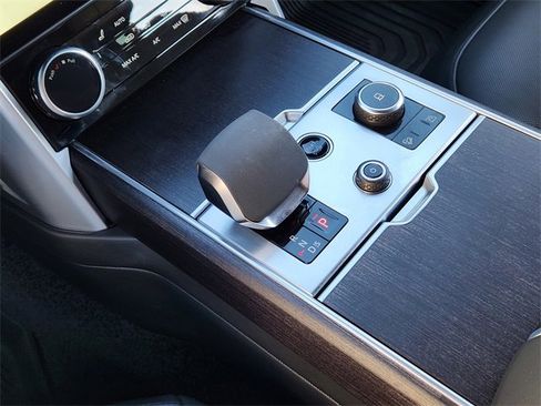 Used 2023 Land Rover Range Rover SE image 19