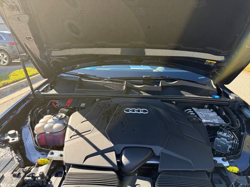 Certified 2025 Audi Q7 3.0T Prestige image 16