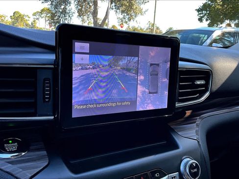 Used 2020 Ford Explorer Limited w/ Class III Trailer Tow Package image 24