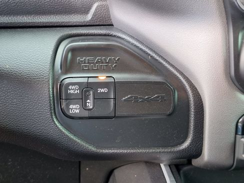 Used 2022 RAM 2500 Big Horn w/ Level C Equiment Group AWD/4WD image 25