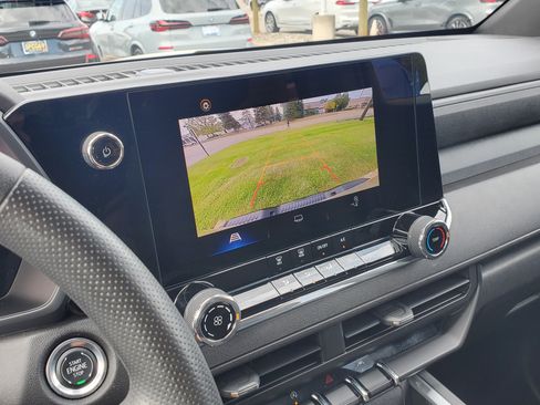 Used 2024 Chevrolet Colorado Trail Boss w/ Advanced Trailering Package AWD/4WD image 18