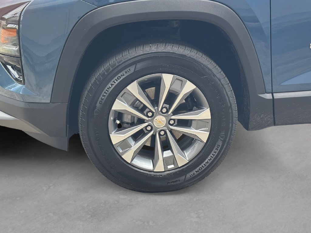 Used 2026 Chevrolet Equinox LT w/ Safety and Technology Package FWD image 9