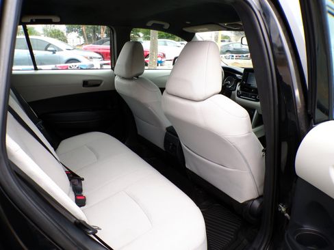 Used 2022 Toyota Corolla Cross L image 26