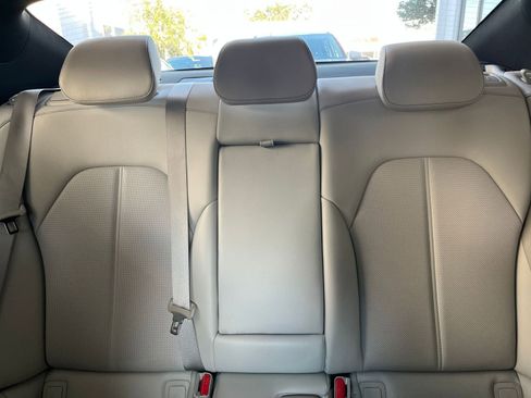 Used 2025 Genesis G70 2.5T image 38