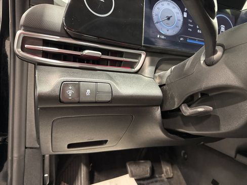 Used 2024 Hyundai Elantra SEL FWD image 35