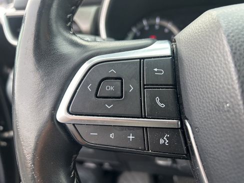 Used 2020 Toyota Highlander XLE image 21