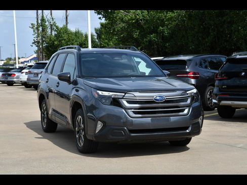 Used 2026 Subaru Forester Premium AWD/4WD image 1
