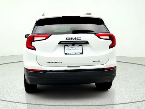 Used 2024 GMC Terrain SLT w/ Infotainment Package II AWD/4WD image 6